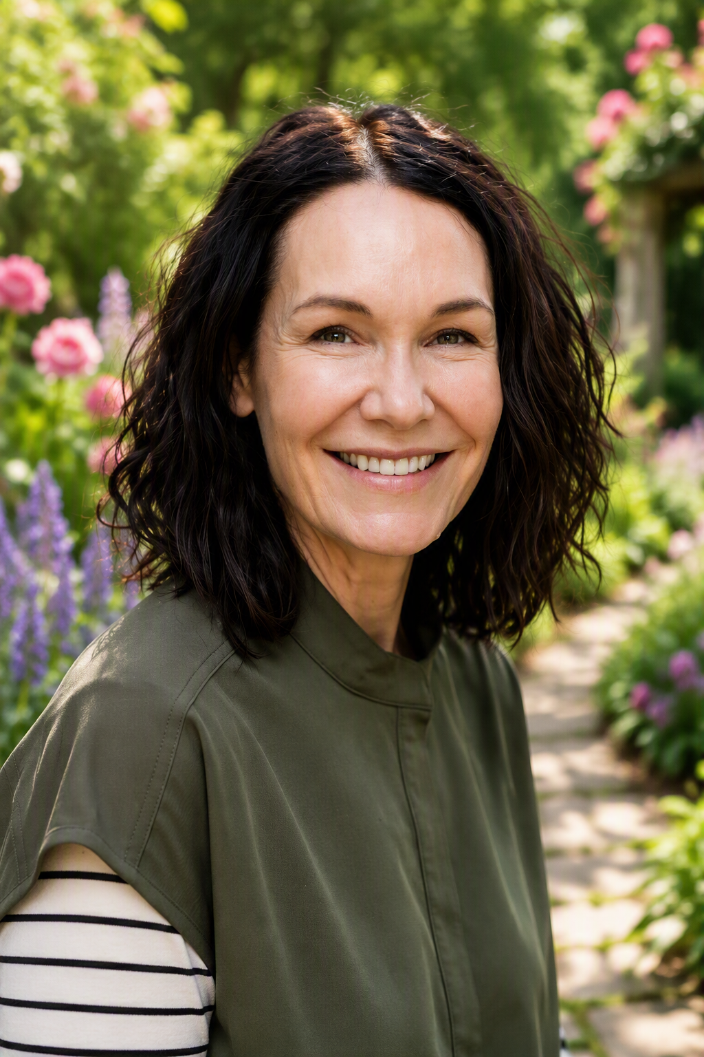 Dr Jacqui Caine